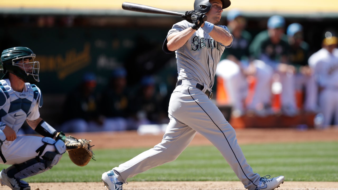 Seager, Mariners rally in 8th to beat Athletics 6-3